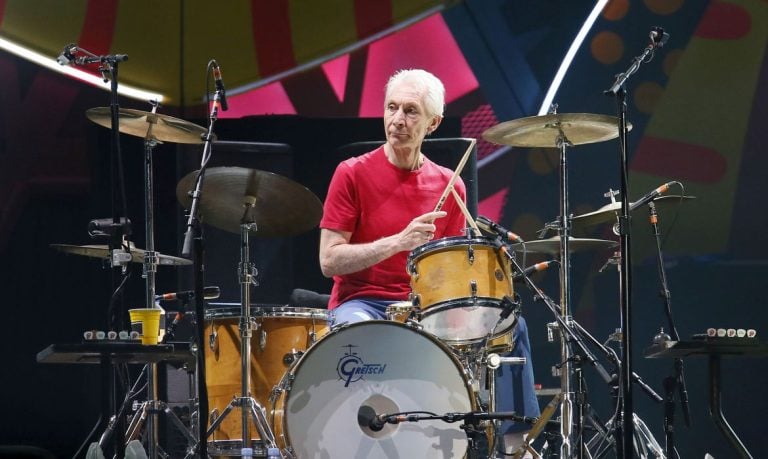 Morre Charlie Watts, baterista dos Rolling Stones, aos 80 anos