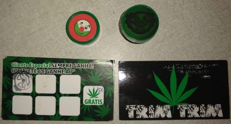 Compre seis ganhe uma | Traficante cria cartão fidelidade para usuários de maconha