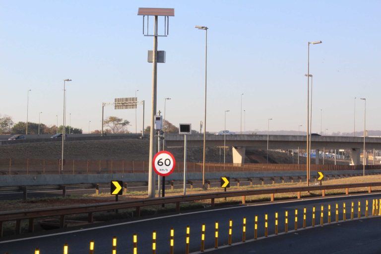Fiscalização eletrônica é instalada em trecho da Anhanguera em Ribeirão, próximo ao anel viário Sul