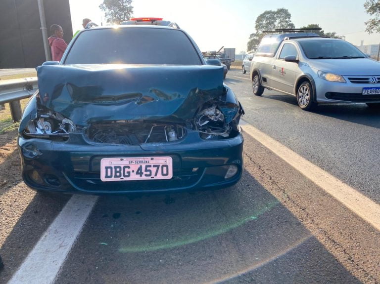 Manhã registra acidente entre dois carros em rodovia de Ribeirão