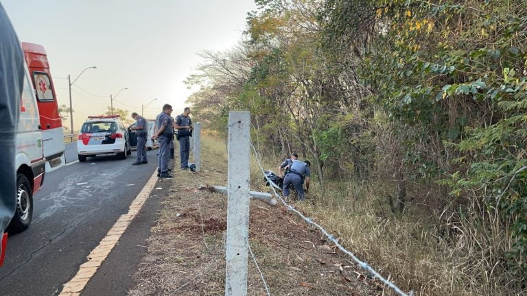 Jovem fica gravemente ferido após fugir da polícia em Ribeirão