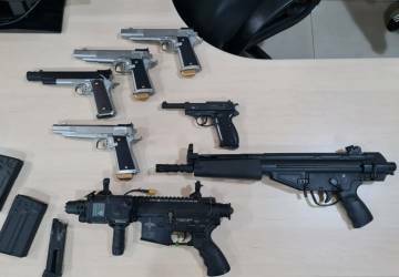 Mulher é presa em Batatais com arsenal remetido dos Estados Unidos