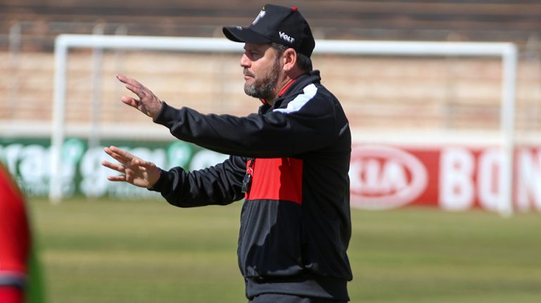 Com nova derrota, Argel Fuchs deixa o Botafogo