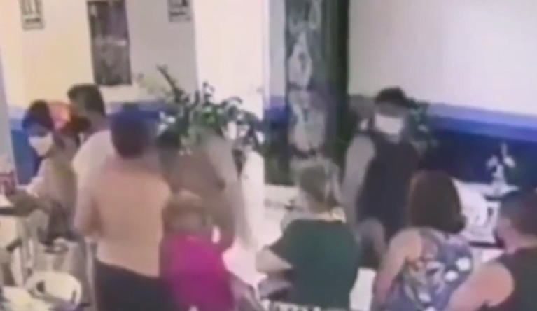 Vídeo | Ex-miss é agredida por advogado dentro de clube em Taquaritinga
