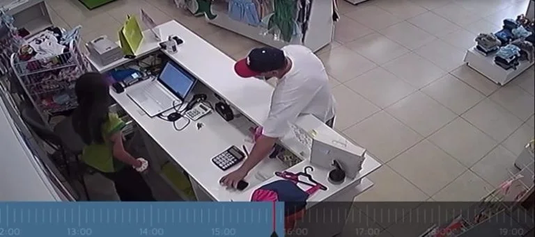 Vídeo| Câmeras de segurança flagram assalto a loja no Jardim Paulista
