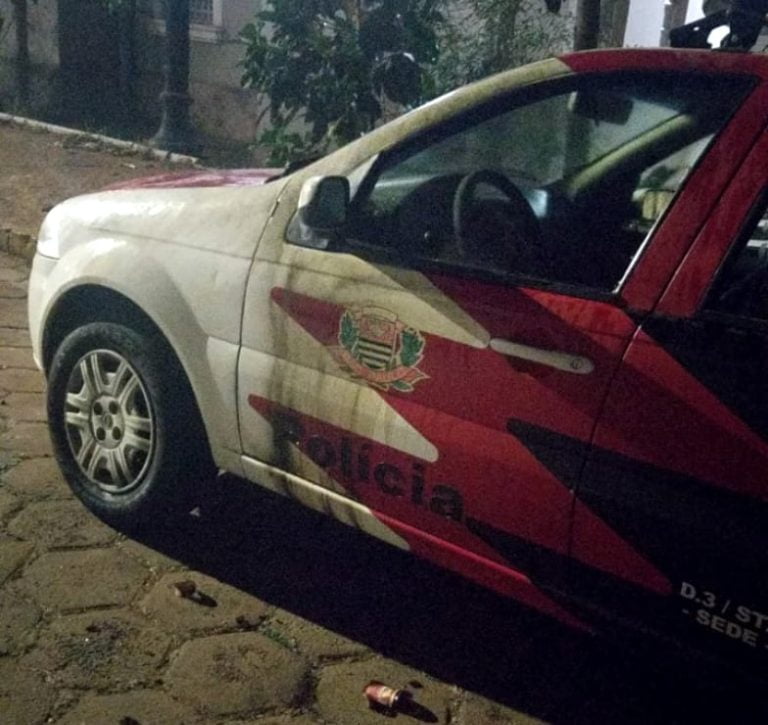 Prédio da prefeitura e viatura policial são atacados em Jaboticabal