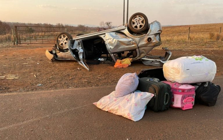 Uma pessoa morre e outras três ficam feridas em capotamento na Abrão Assed