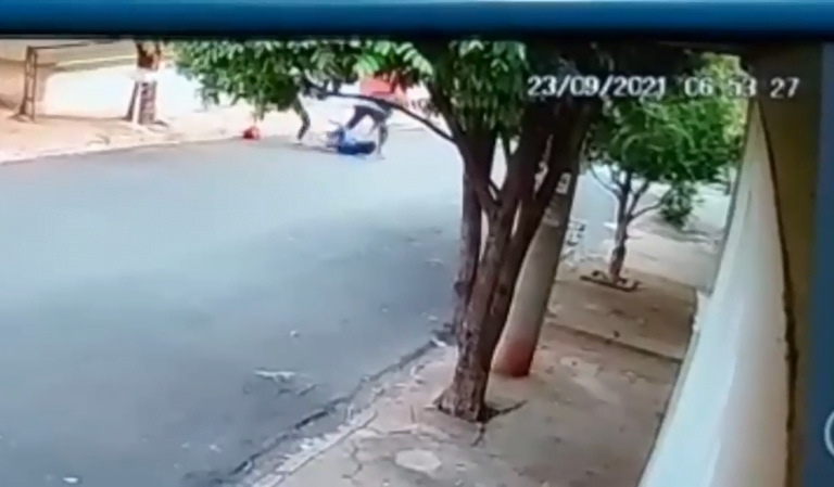 Vídeo | Adolescente é arrastada durante roubo em Ribeirão