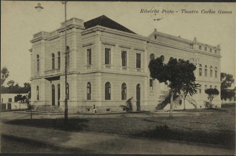 Noite de espetáculo