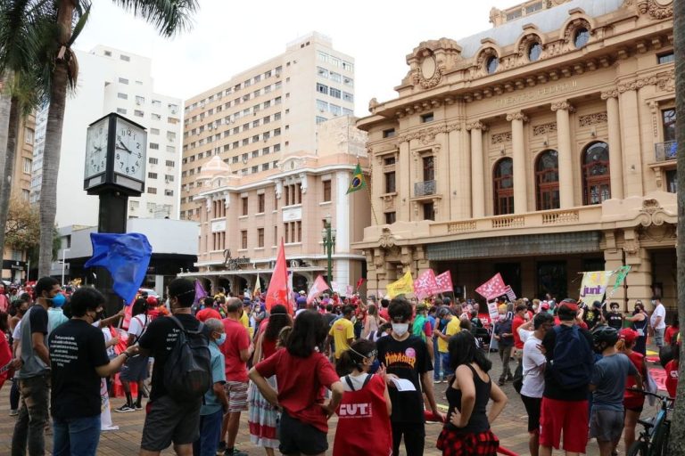 Sábado registra manifestações contra o governo federal em todo o país
