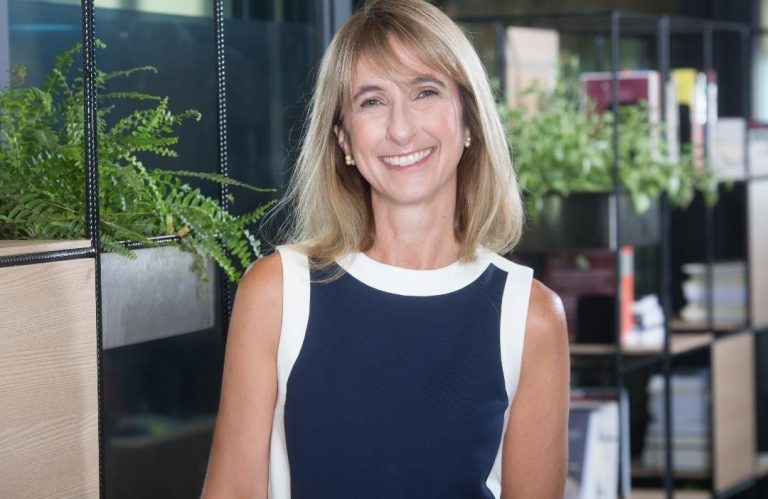 Pré-candidata Dora Cavalcanti lança campanha #VotaOABSP