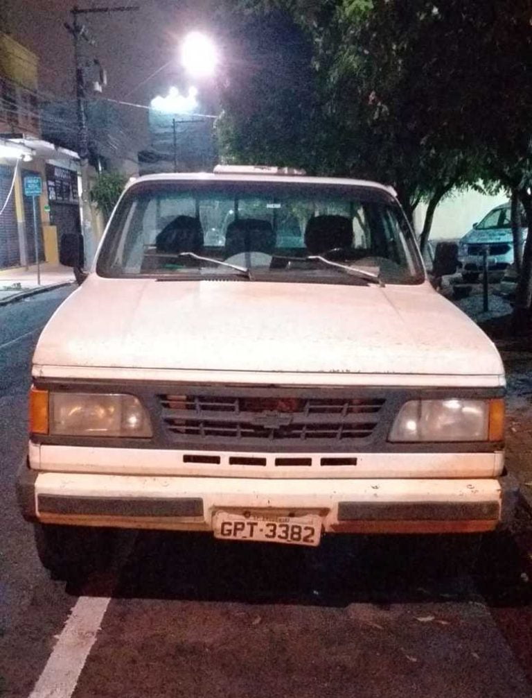 Mulher é presa por furto de caminhonete em Brodowski