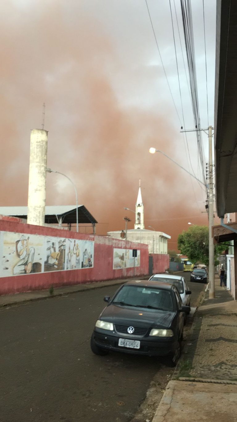 Imagens | Chuva forte causa estragos e acidentes em Ribeirão Preto e região