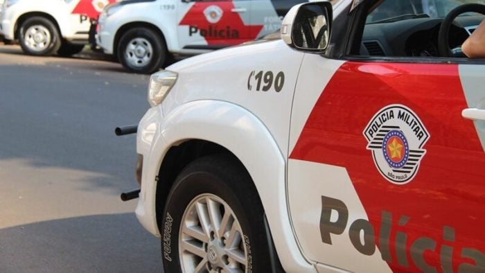 Agentes da Polícia Militar surpreenderam criminosos em Araraquara