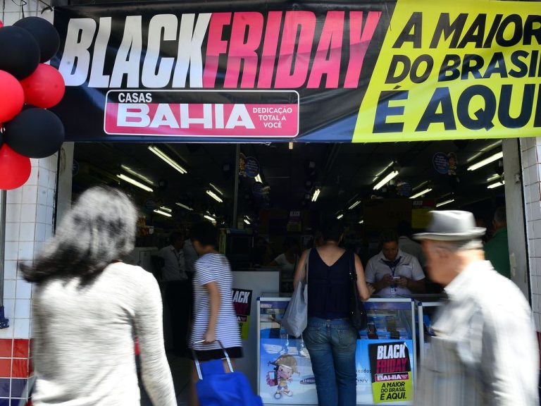 Brasileiro quer desconto da Black Friday para presentes de Natal