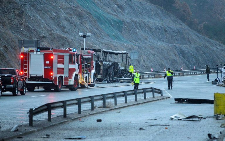 Número de mortos atualizado em acidente de ônibus na Bulgária sobe para 46