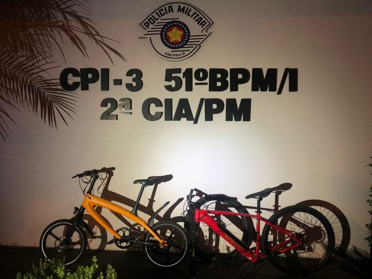 Oito jovens furtam bicicletas em edifício na cidade de Ribeirão Preto