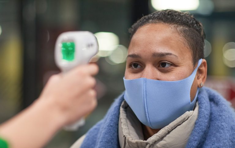 Acidente entre carro e moto deixa uma pessoa ferida nos Campos Elíseos