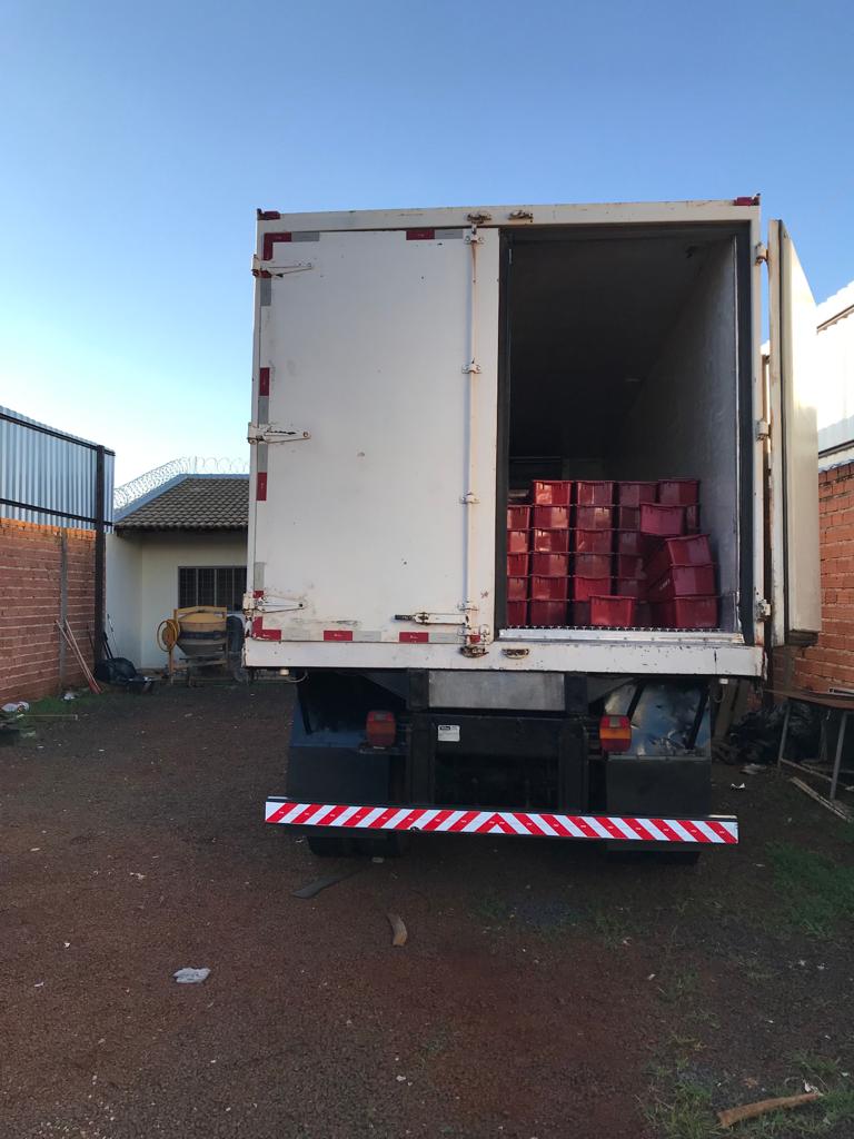 Caminhões com cargas roubadas, de leite e pedra de mármore, são encontrados em Sertãozinho