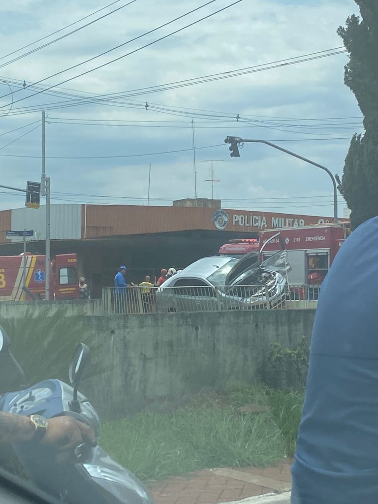 Duas pessoas ficam feridas em acidente na manhã deste sábado em Ribeirão Preto