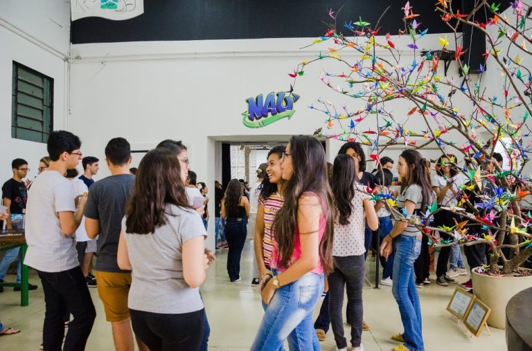 Curso gratuito de preparação ao vestibular abre inscrições para nova turma em Ribeirão Preto