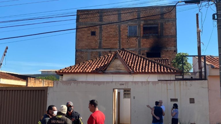 Bombeiros são chamados para conter incêndio em Ribeirão Preto