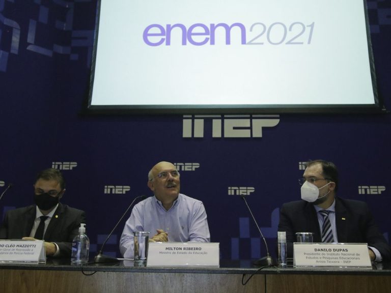 Banco escasso de questões evita mudança a curto prazo no Enem