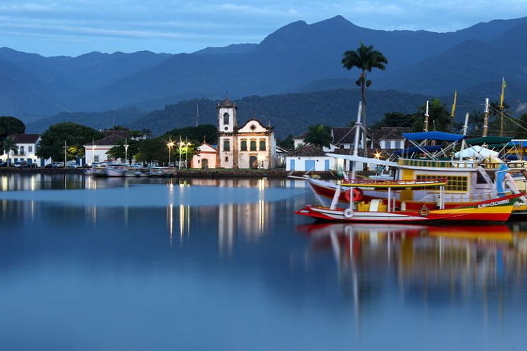 Paraty além da história, entre o mar e a Mata Atlântica