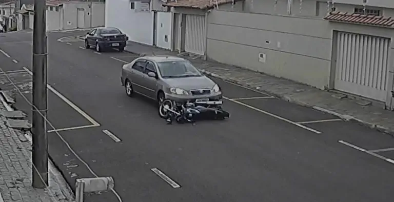 Carro atinge propositalmente motociclista em Franca
