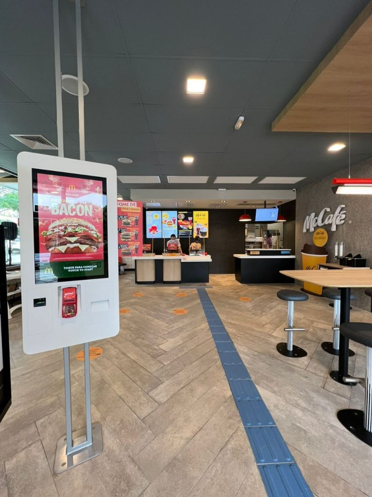 McDonald’s inaugura nova unidade na Av. João Fiúsa