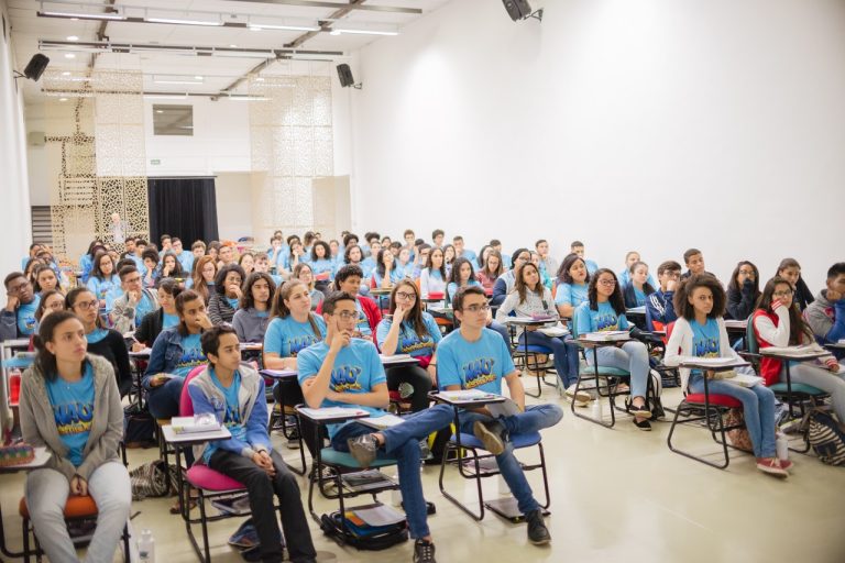 Curso grátis de preparação para o vestibular recebe inscrições até 1º de fevereiro