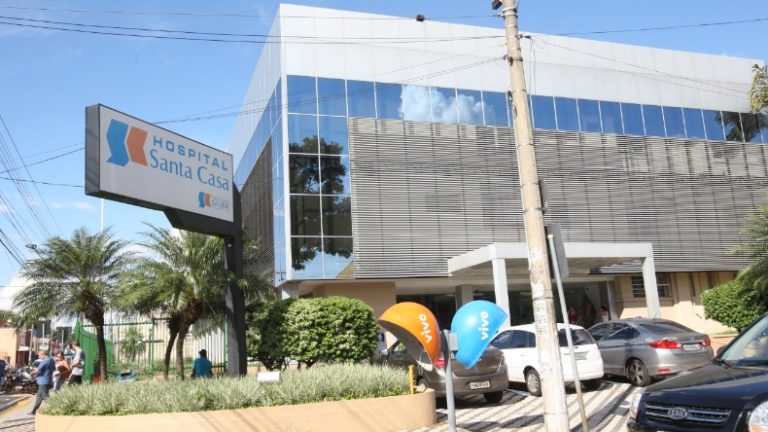 Cidadãos enfrentam hospital lotado em Ribeirão Preto