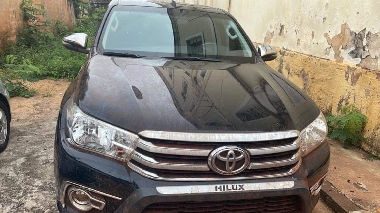 Polícia civil prende dois homens suspeitos de participação em furtos de caminhonetes