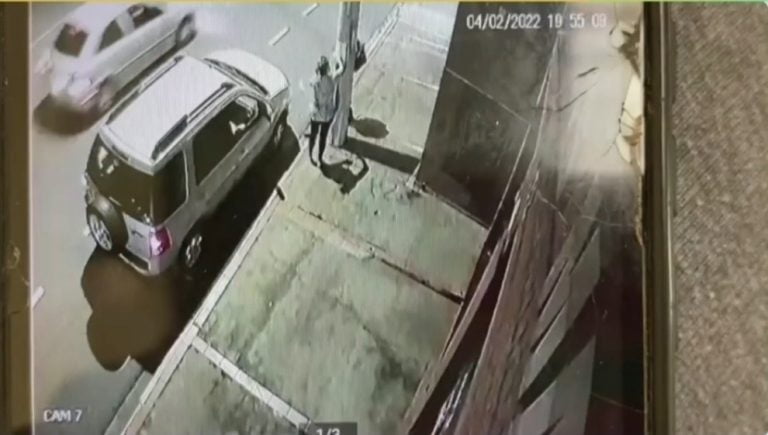 Ministério Público vai investigar cartazes contra vacina da Covid-19 em Araçatuba