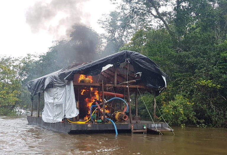 Operação de PF e Ibama contra garimpo ilegal destrói máquinas que valem R$ 10 mi