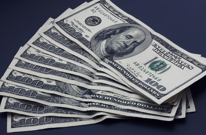 Tome Nota: Qual o impacto da queda do dólar no dia a dia do brasileiro?