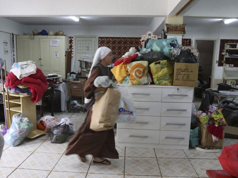 Ajude Petrópolis: doações podem ser feitas por PIX e em postos de arrecadação