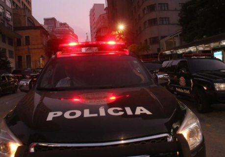 Churrasco em família termina com um dos participantes levando um tiro no pescoço