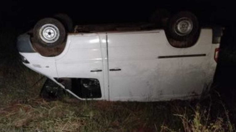 Duas pessoas feridas em capotamento na vicinal Mário Covas