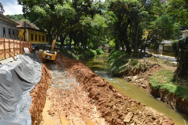 Prefeitura de Petrópolis inicia obras emergenciais em mais de 40 pontos