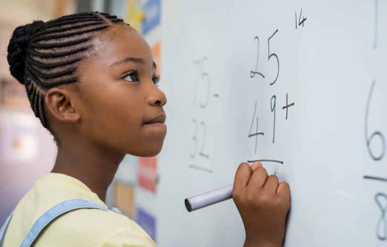 Com pandemia, alunos de SP têm pior nota em Matemática do ensino médio na série histórica