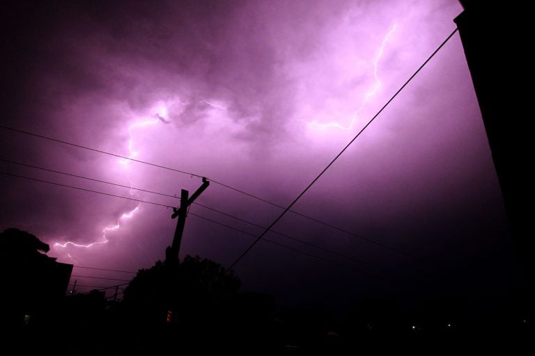 Inmet alerta risco de grandes alagamentos e deslizamentos em três estados