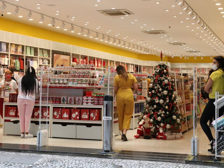 Abertura de lojas surpreende e tem saldo positivo