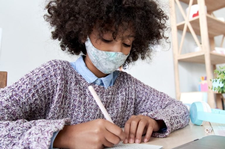 Escolas particulares de SP pedem prioridade na liberação total das máscaras