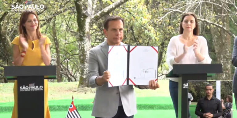 Governo do Estado de SP anuncia liberação de uso máscaras em locais abertos