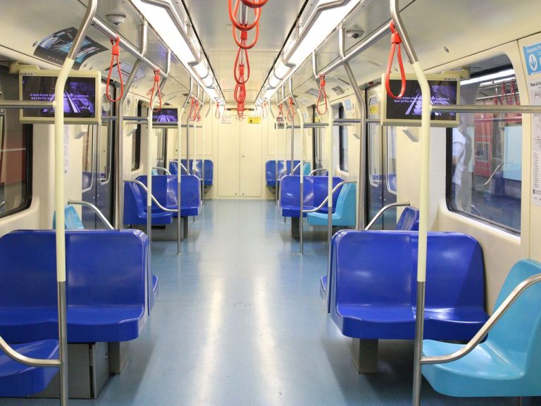 Mais estações de metrô recebem nomes de marca em São Paulo