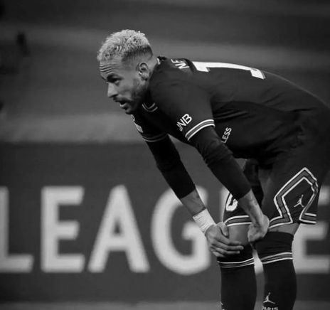 Dalai Lama beija menino na boca e se desculpa depois