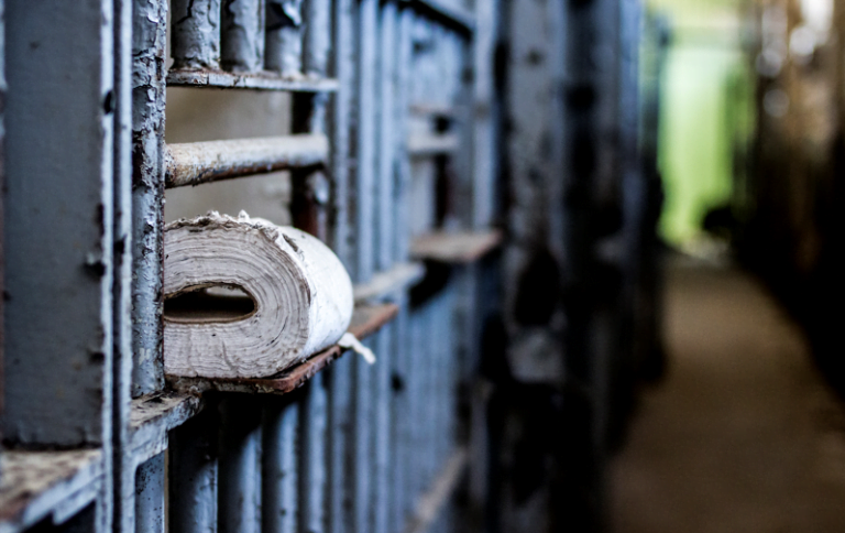 Polícia de Ribeirão prende procurado por roubo a banco