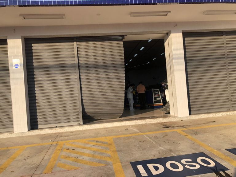 Virou rotina: Gangue da marcha-a-ré volta a atacar