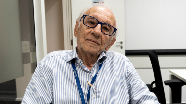 Morre o único brasileiro nato sobrevivente de Auschwitz